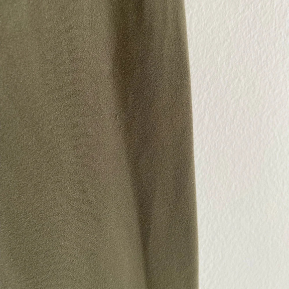 LULULEMON Align Crop *21" Dark Olive Size  2 - Picture 7 of 15